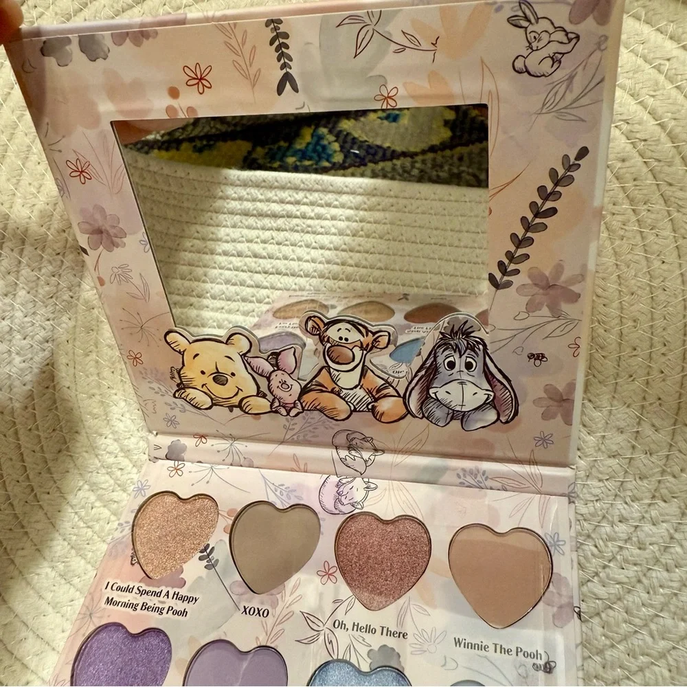 Disney Winnie the Pooh Floral Eyeshadow Palette